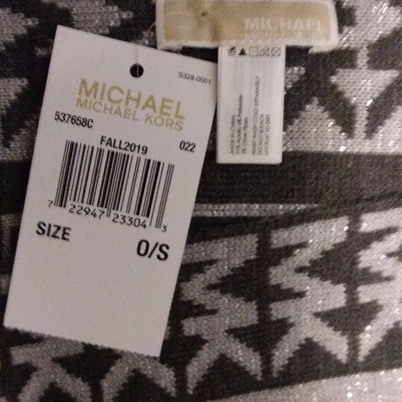 MICHAEL KORS DERBY GREY SCARF&BEANIE! NWT - Picture 2 of 6